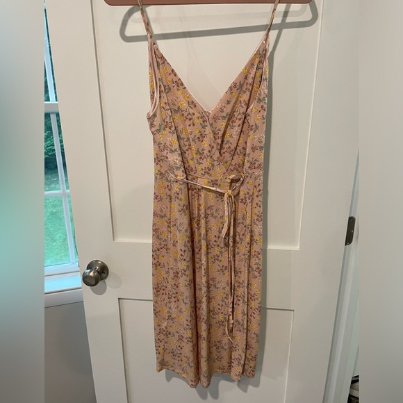 BCBGeneration Dresses & Skirts - BCBG NWT surplice neck dress floral print